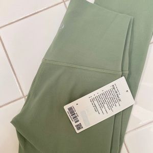 NWT Lululemon Align 25”